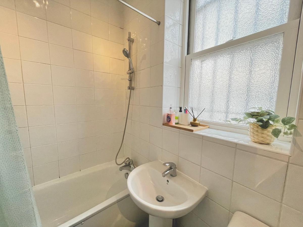 Archway Station Big Bedroom Flat Londra Dış mekan fotoğraf